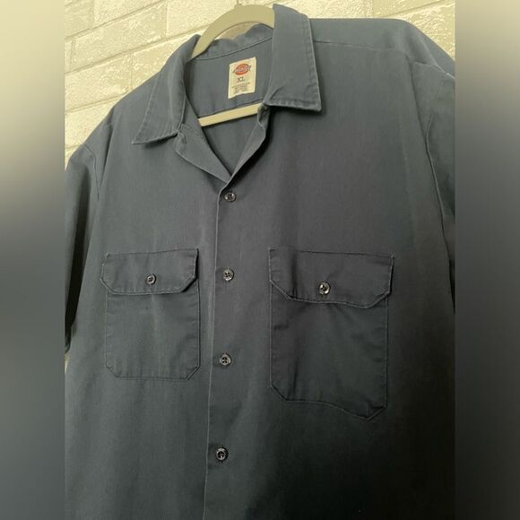 Dickies Men’s Classic Button Up Two Front Pocket Blue Short Sleeve Work Shirt - Picture 4 of 8